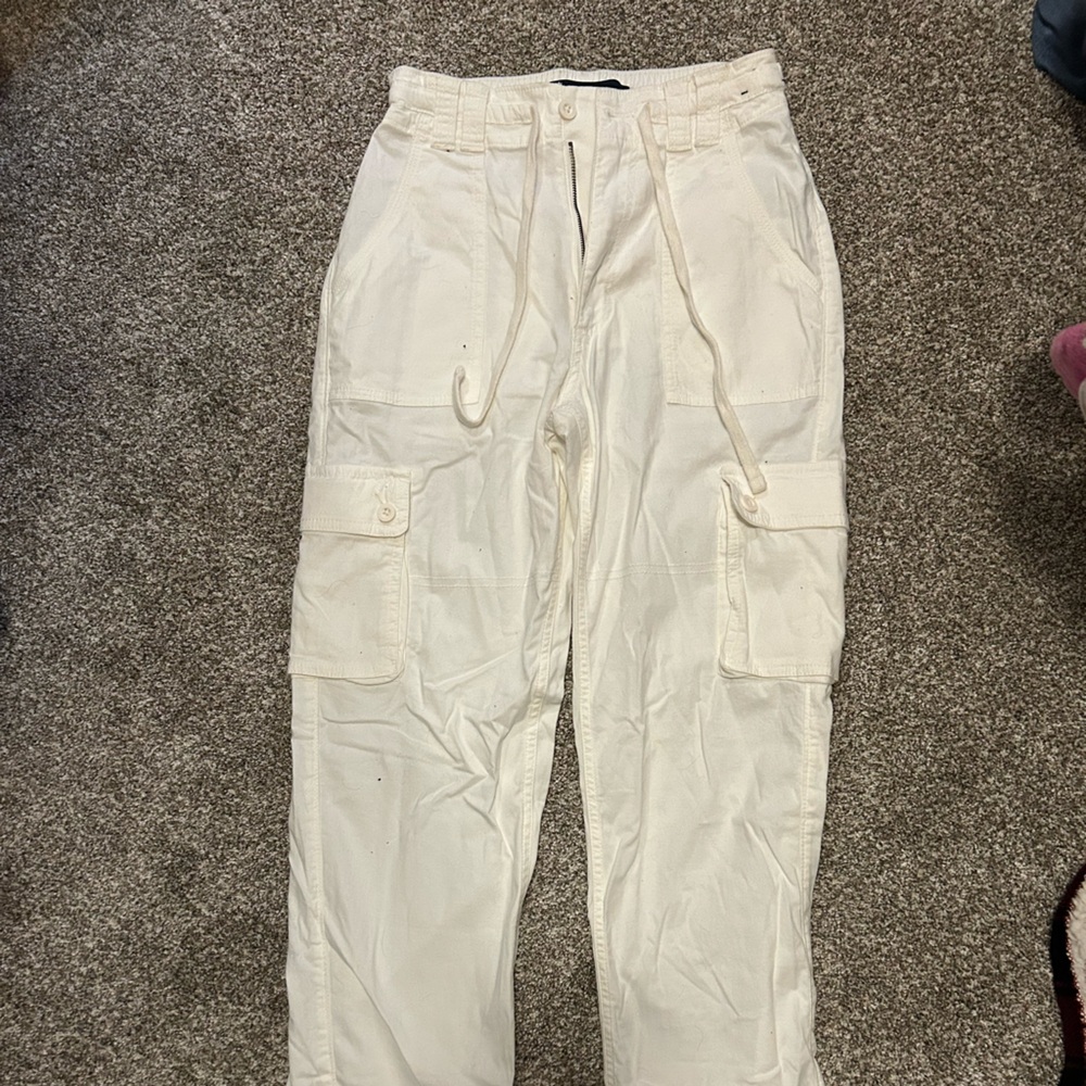 Woman’s  White Cargo Pants